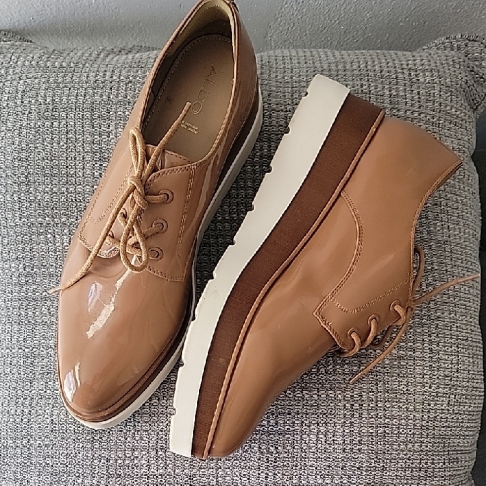 Aldo Tan Savaedia Platform Loafers Womens Shoes. Size 8